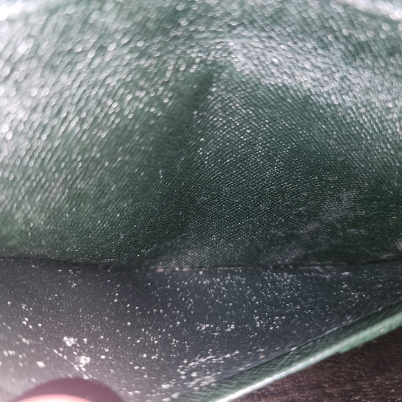 Louis Vuitton Green Taiga Leather Long Bifold Wallet - Picture 5 of 12